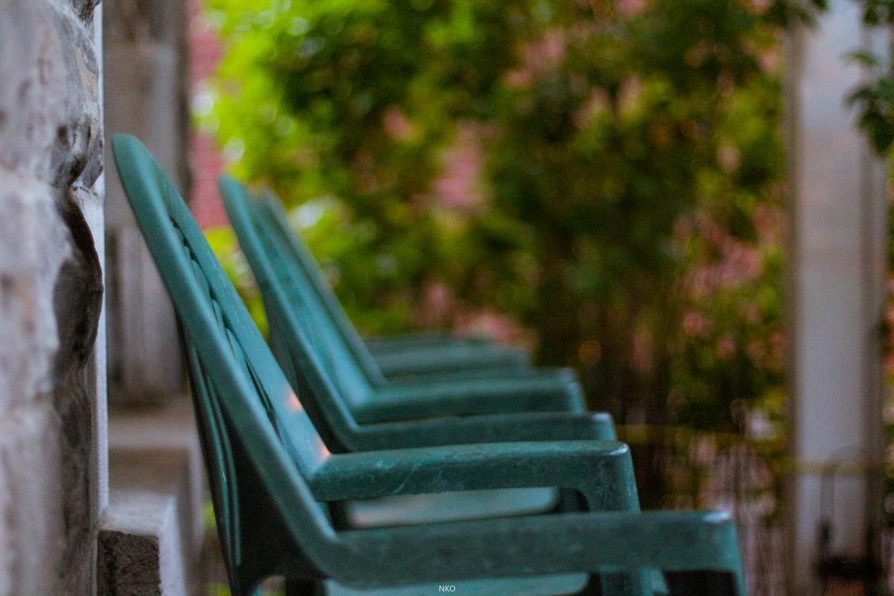 Pied-A-Terre Mont-Royal Hostel Montreal Exterior photo