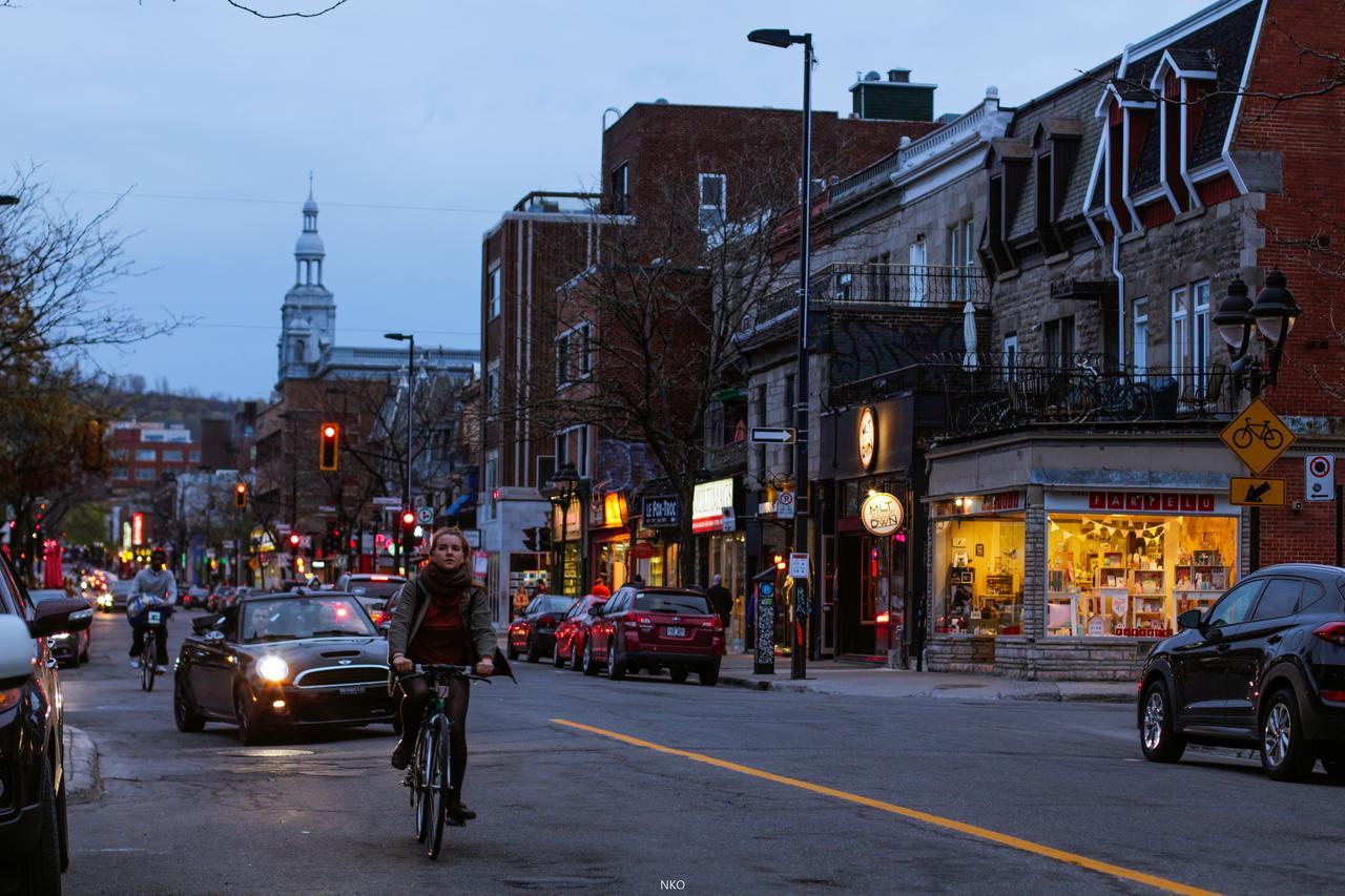 Pied-A-Terre Mont-Royal Hostel Montreal Exterior photo